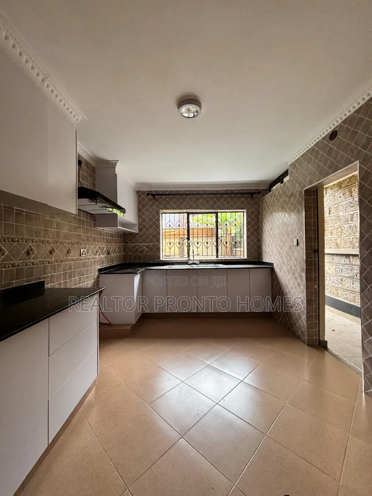 4bdrm Townhouse / Terrace in Kilimani, Hurlingham for rent