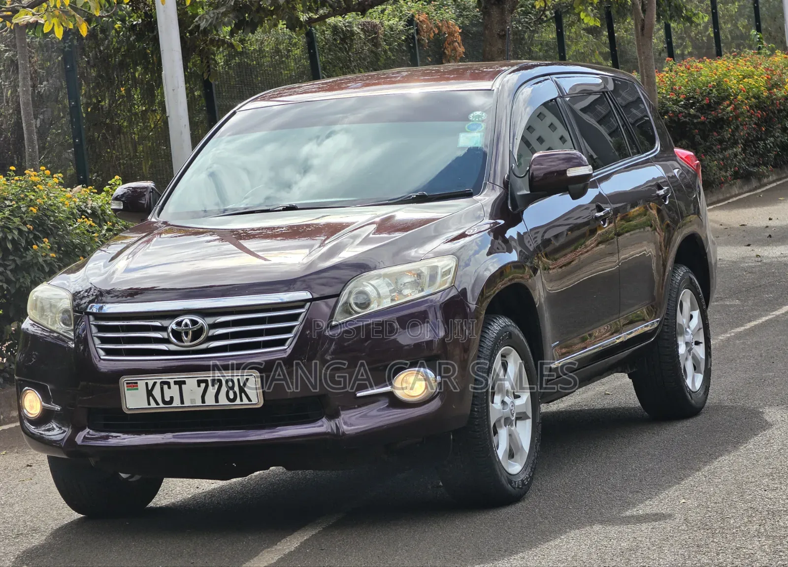 Toyota Vanguard 2011 Maroon