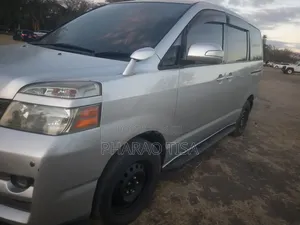 Toyota Voxy V 2WD 8-Seater 2007