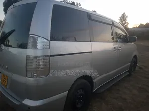 Toyota Voxy V 2WD 8-Seater 2007