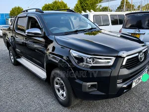 Toyota Hilux SR5 2013 Black