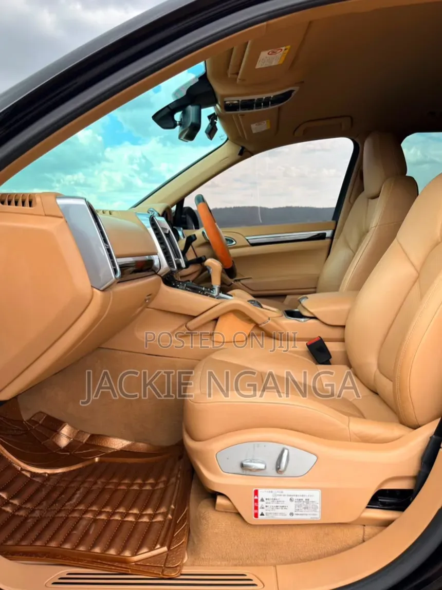 Porsche Cayenne 2014 White