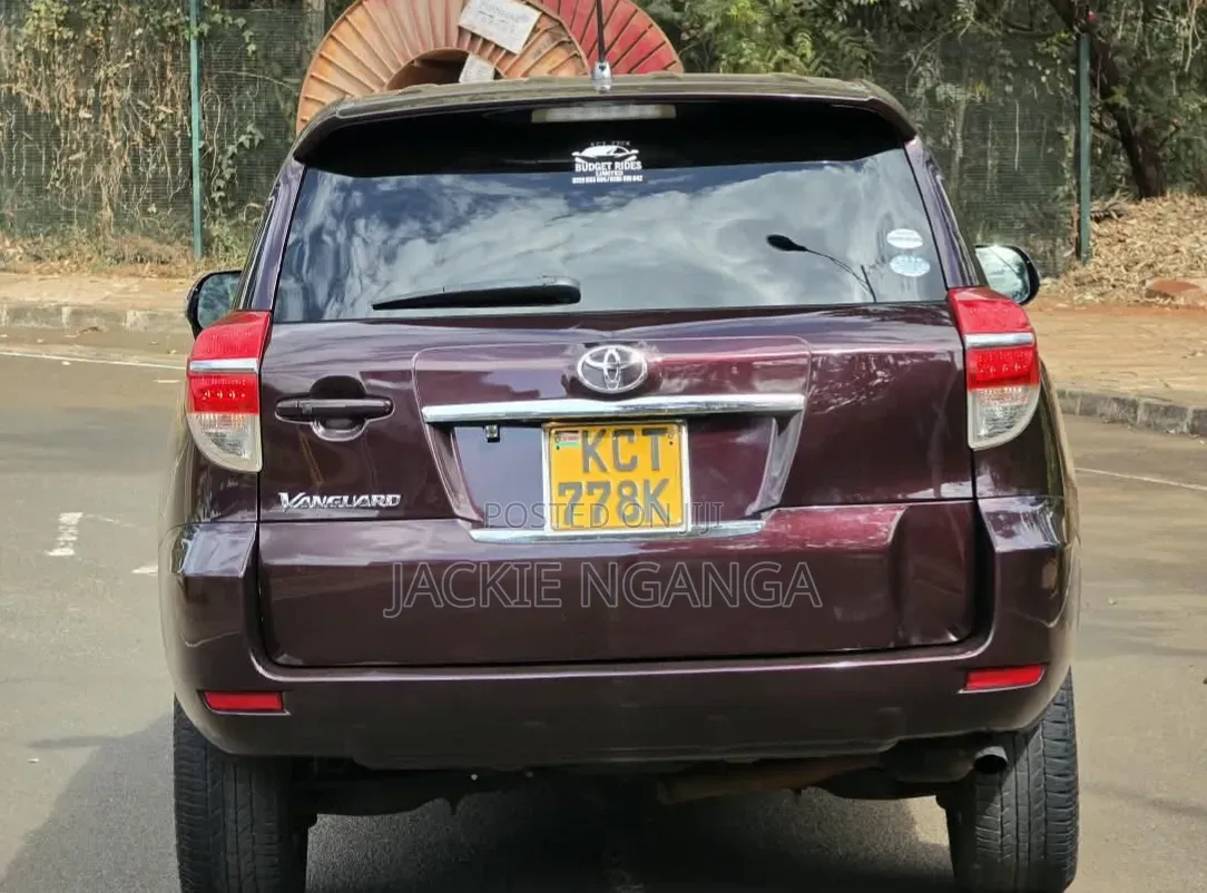 Toyota Vanguard 2011 Maroon