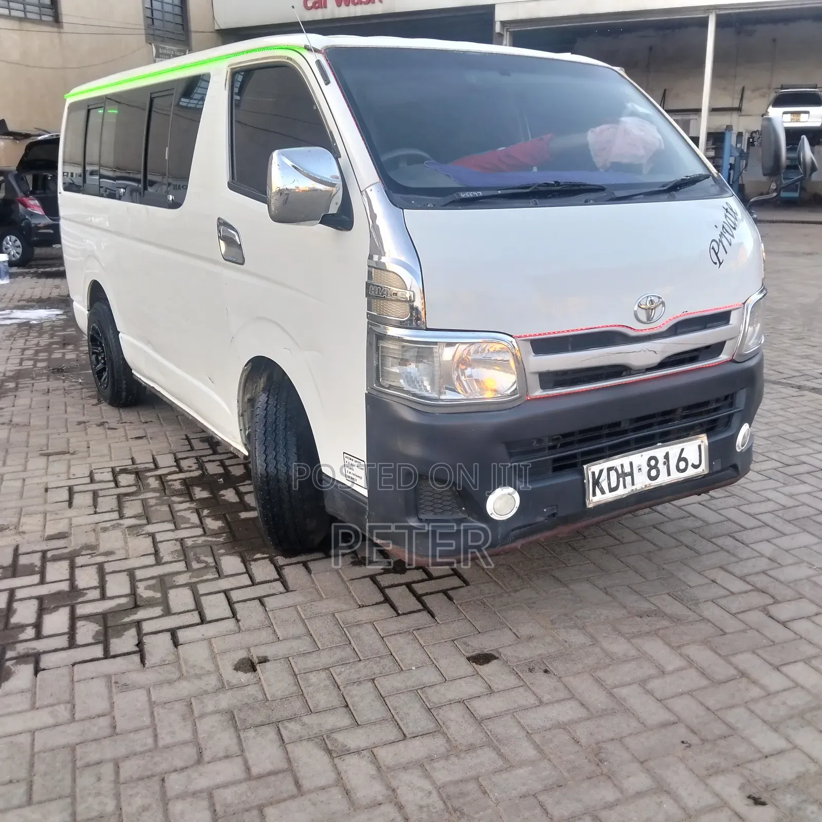 Toyota HiAce 2013 White