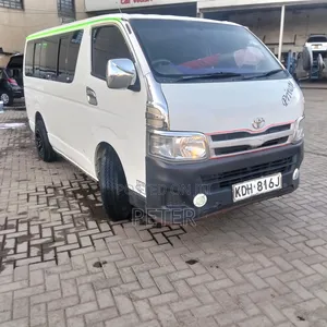 Toyota HiAce 2013 White