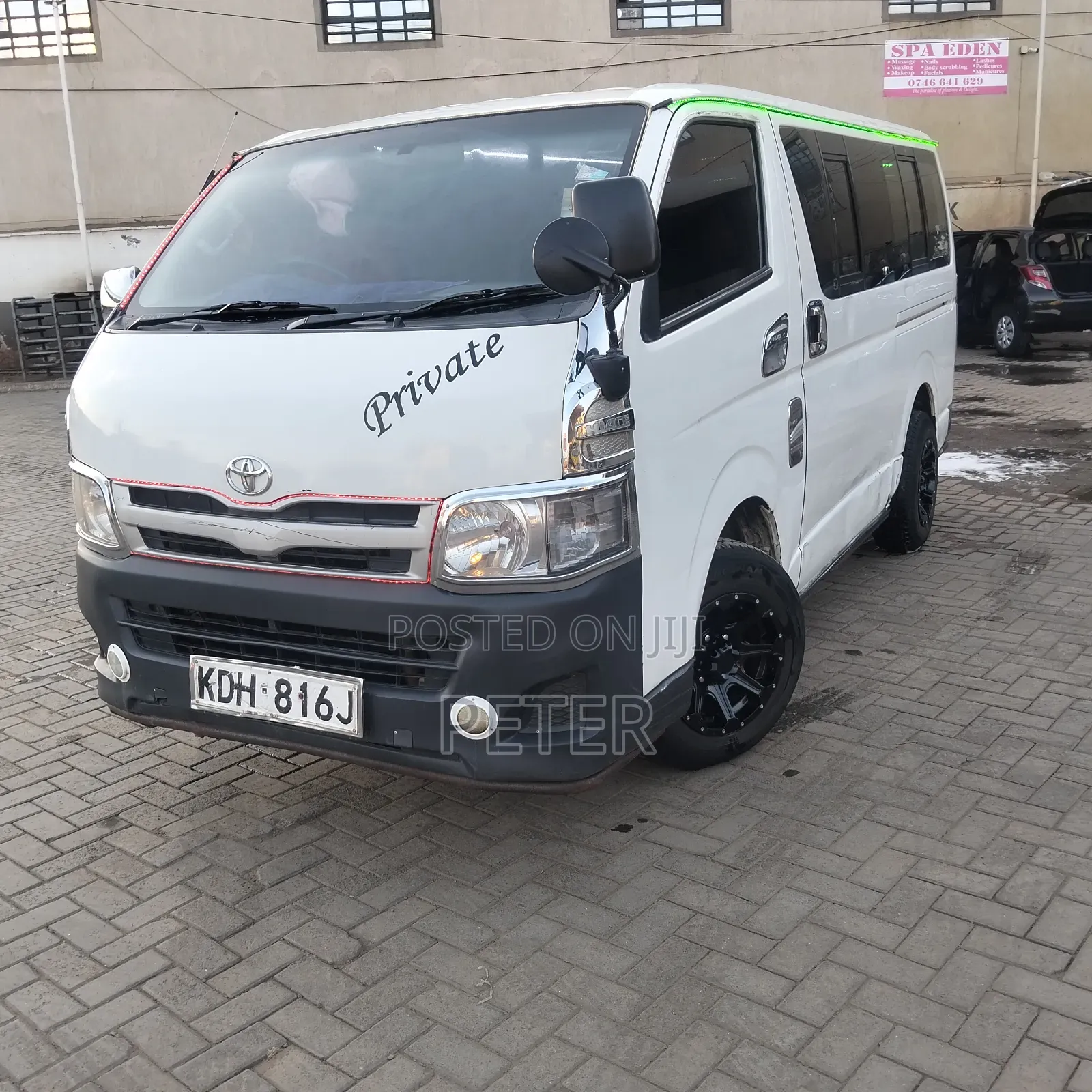 Toyota HiAce 2013 White