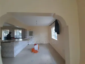 5bdrm Maisonette in Mugutha Estate, Kimbo for rent
