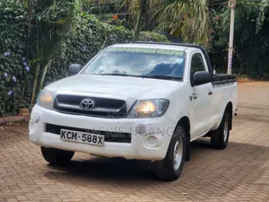 Toyota Hilux 2010 White