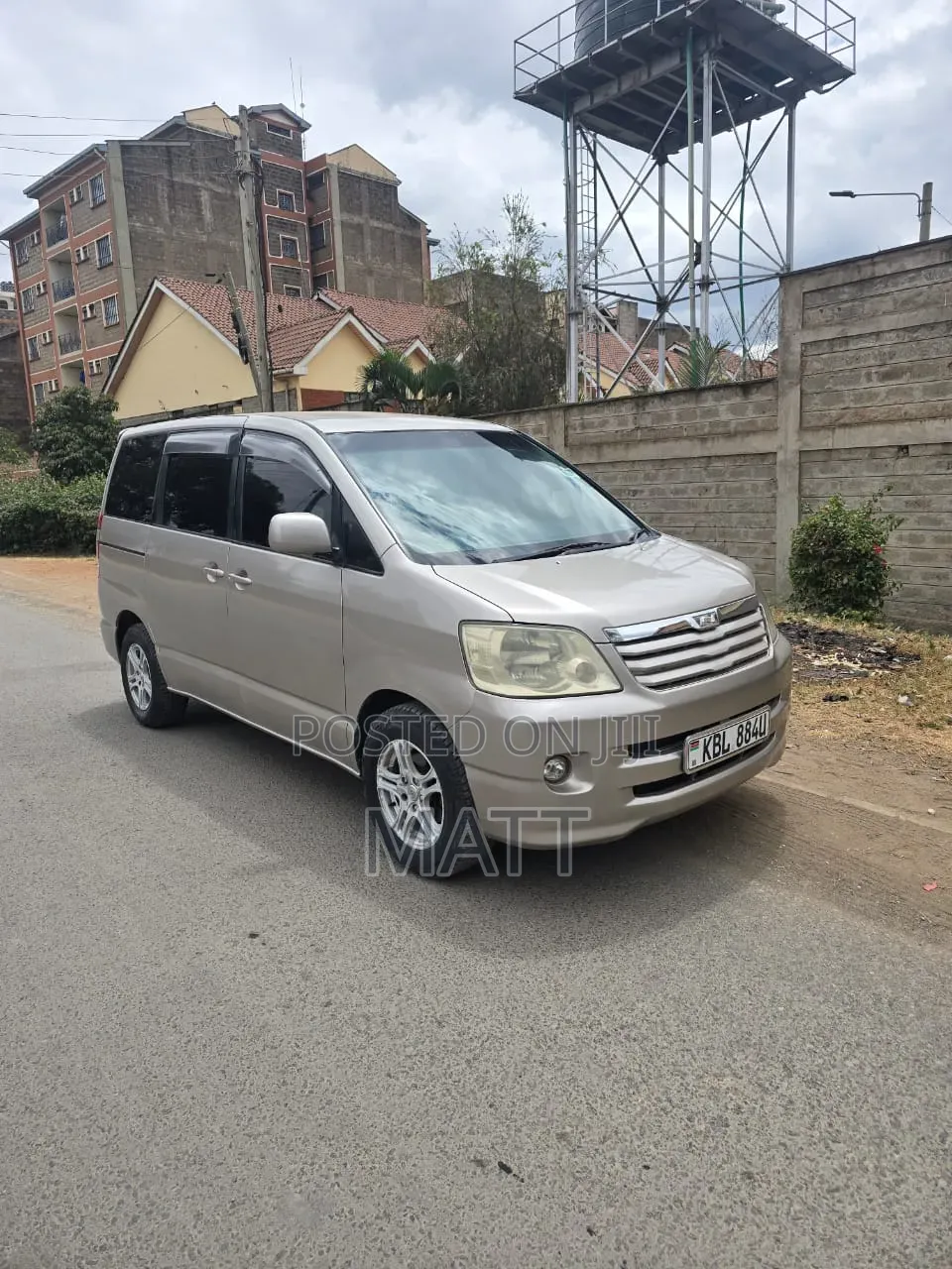 Toyota Noah 2007 Gold