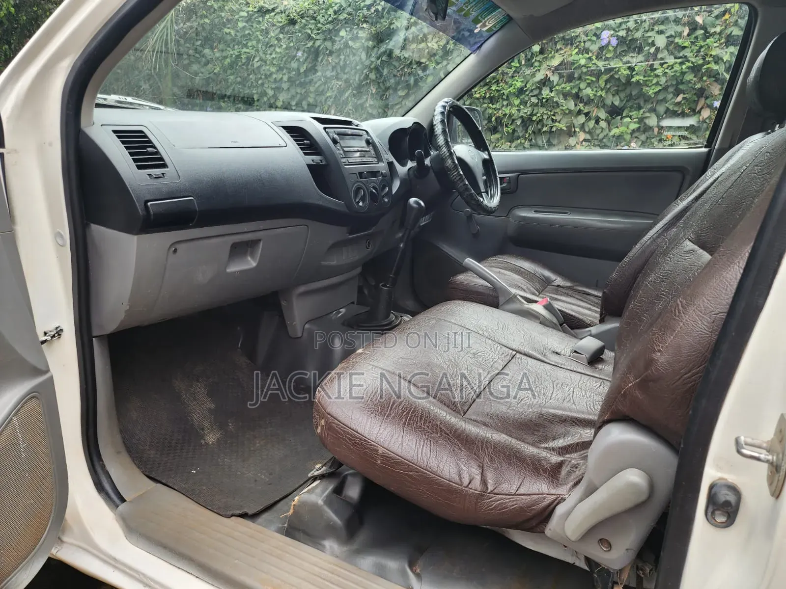 Toyota Hilux 2010 White