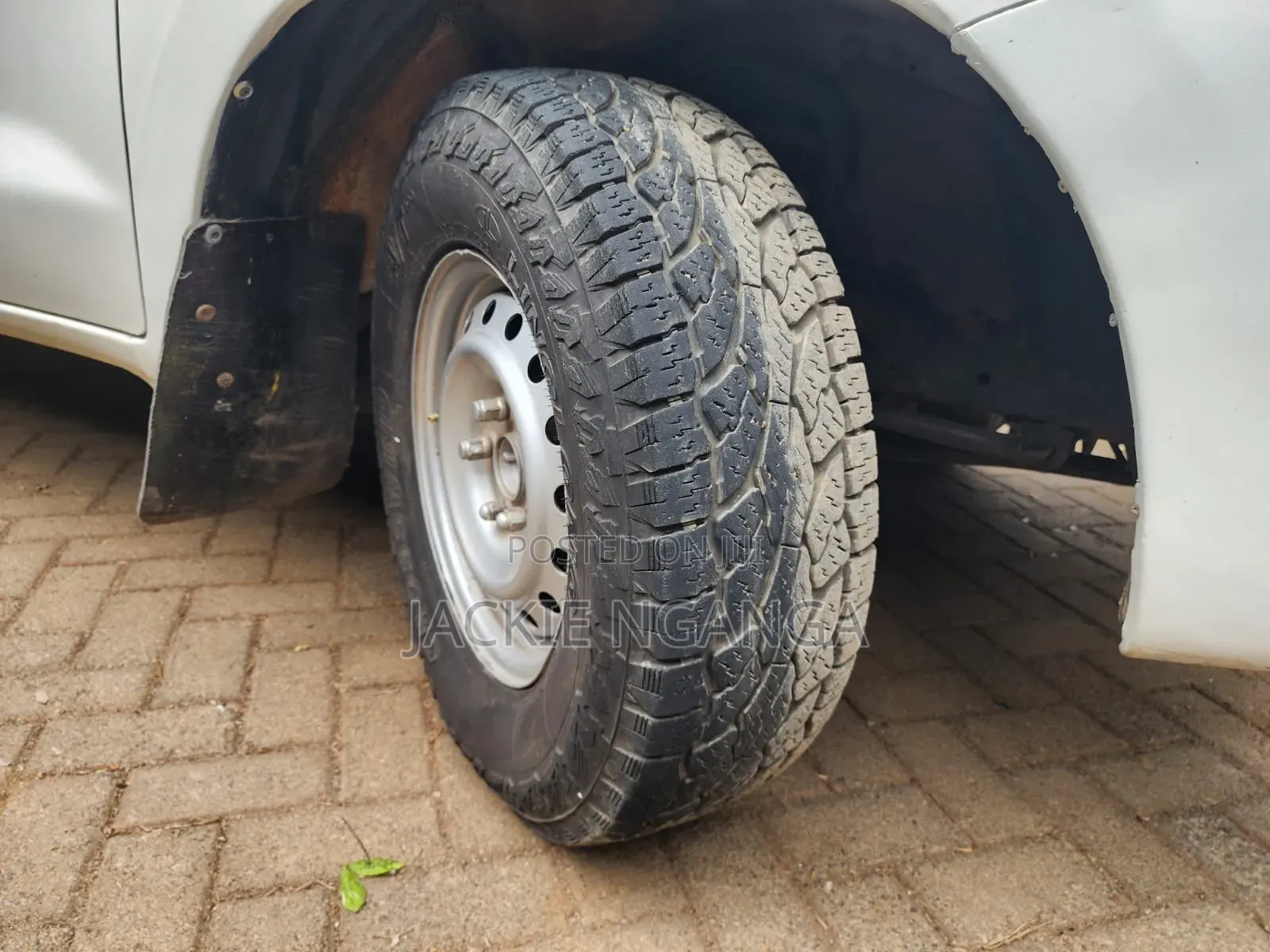 Toyota Hilux 2010 White