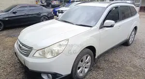 Subaru Outback 2021 White