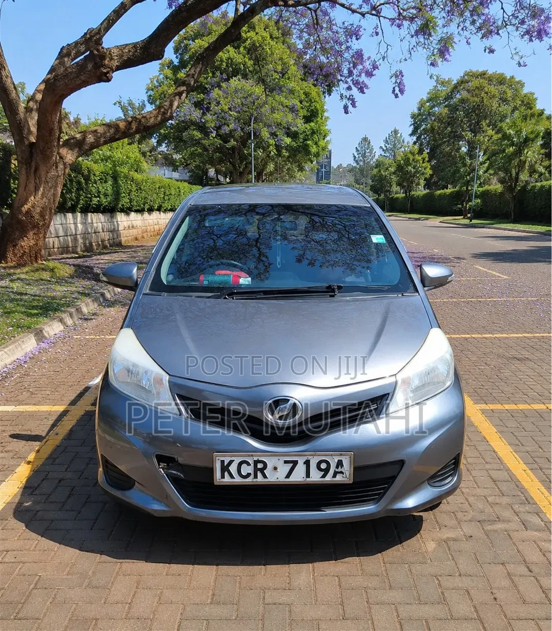 Toyota Vitz 2011 Gray