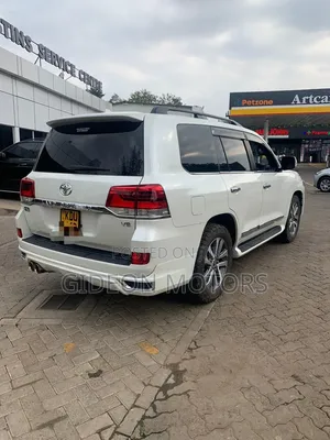 Toyota Land Cruiser 2018 White
