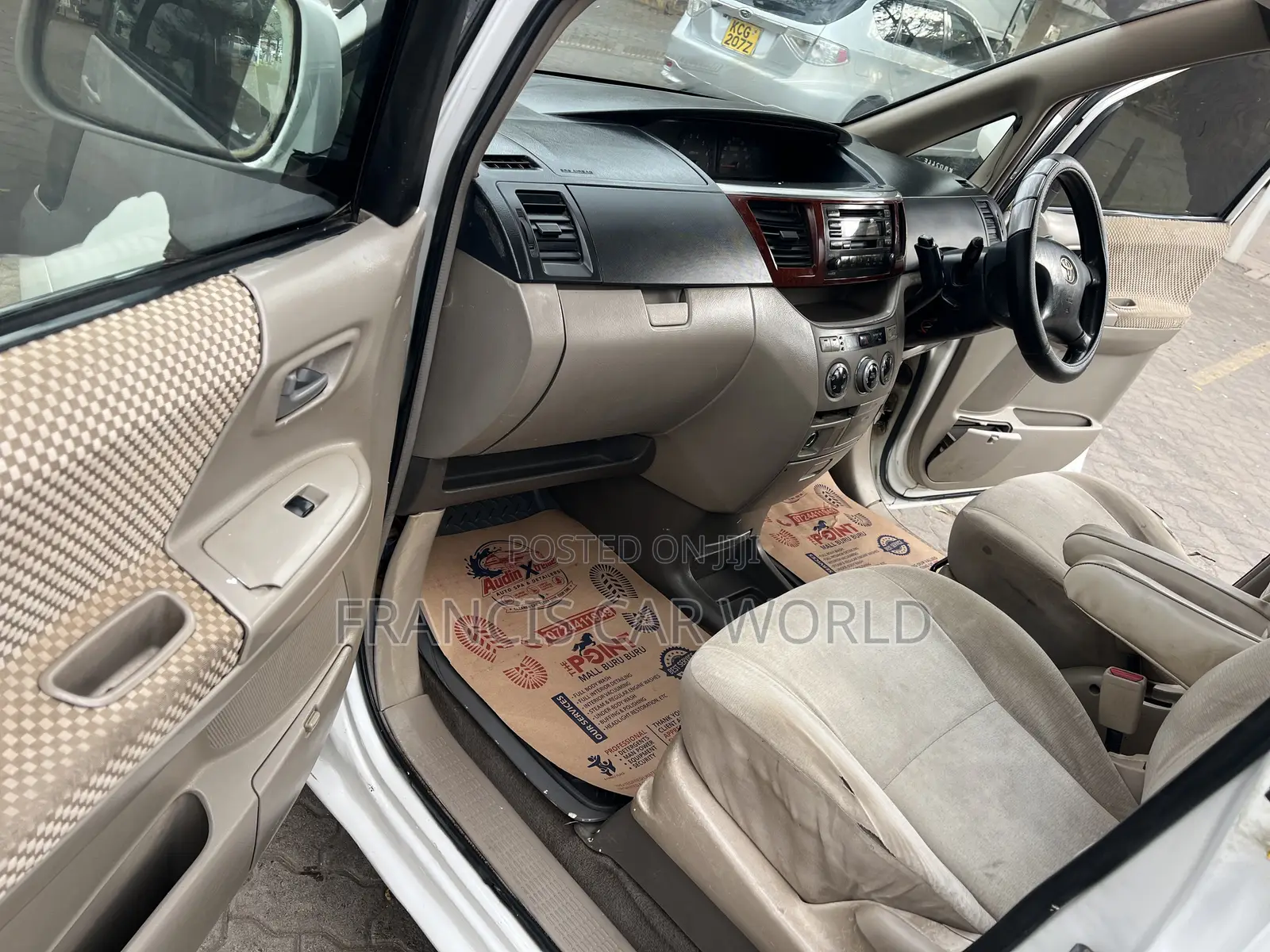 Toyota Noah 2006 Off white