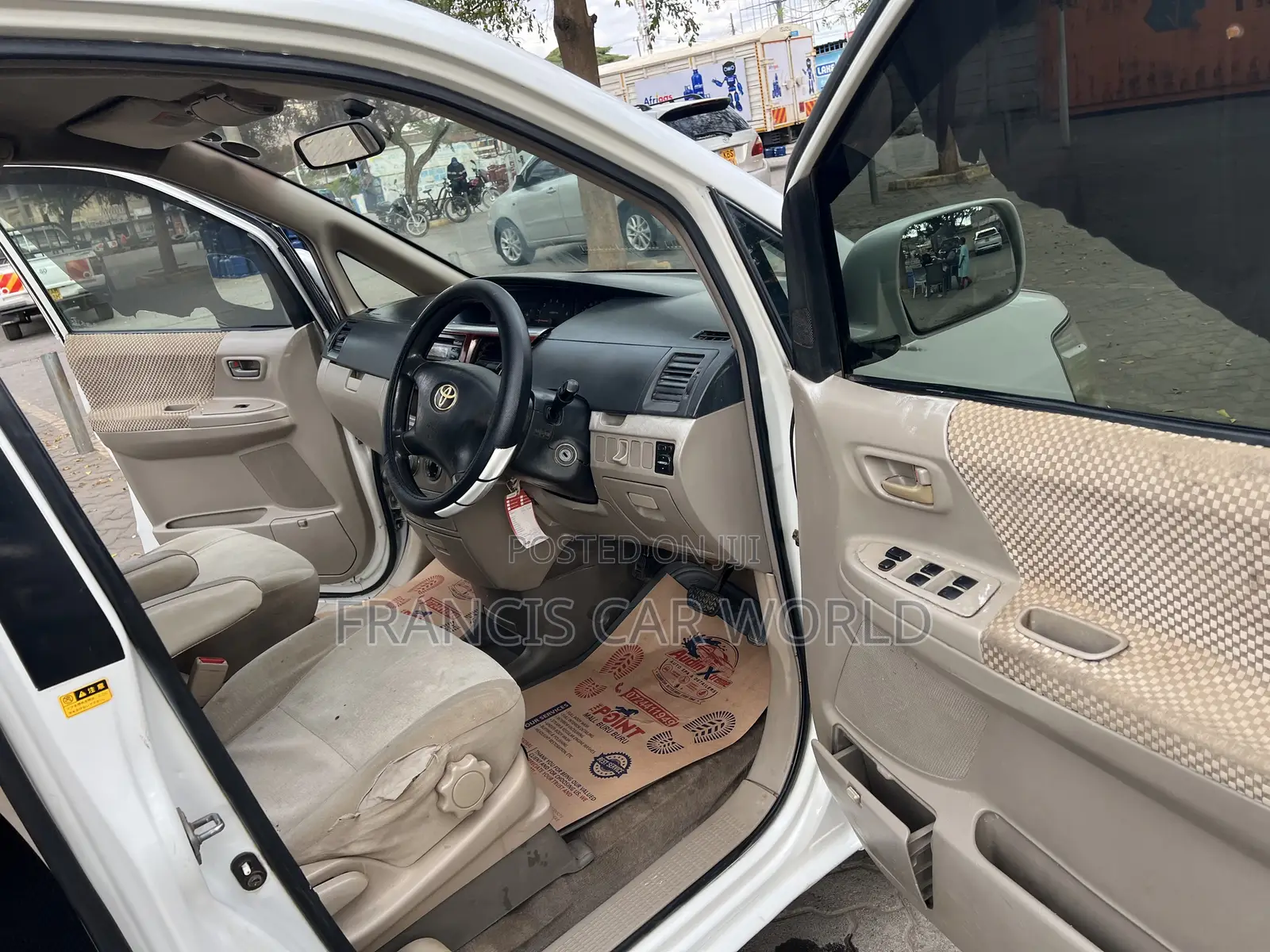 Toyota Noah 2006 Off white