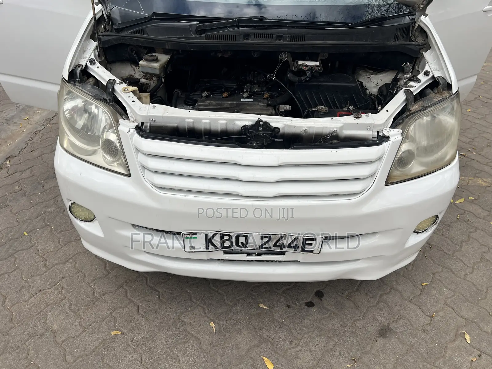 Toyota Noah 2006 Off white