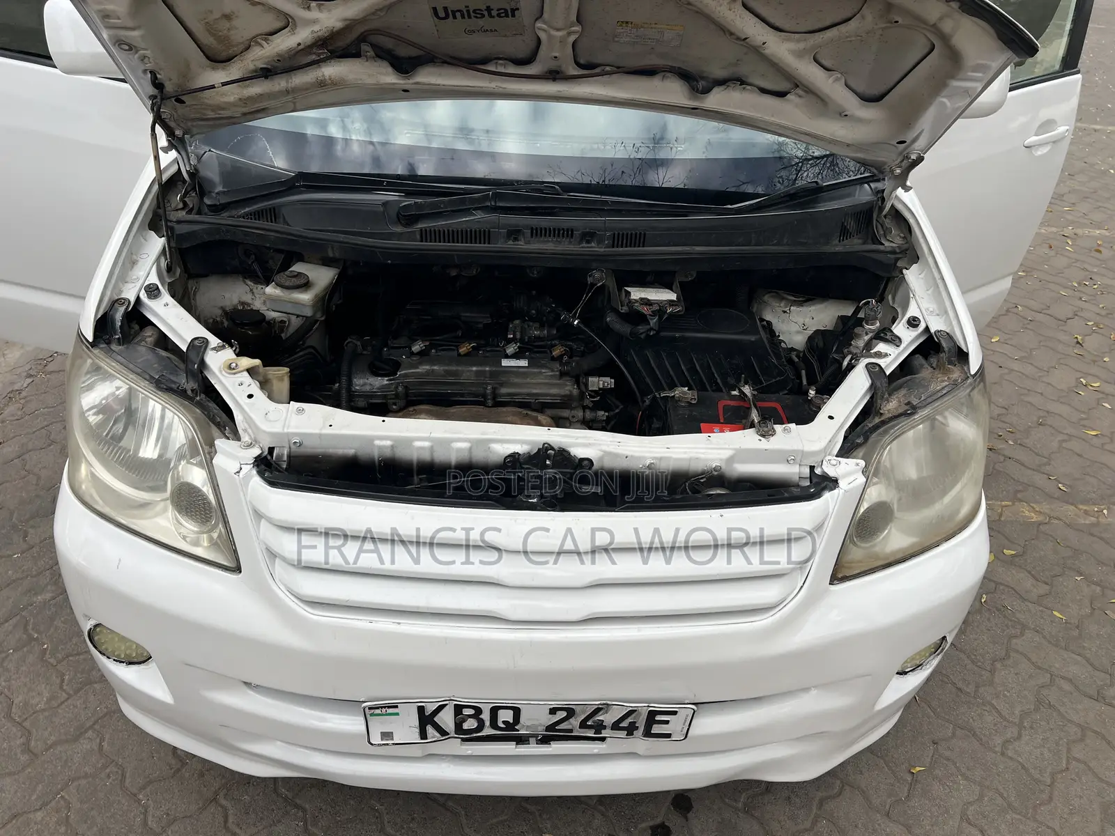 Toyota Noah 2006 Off white