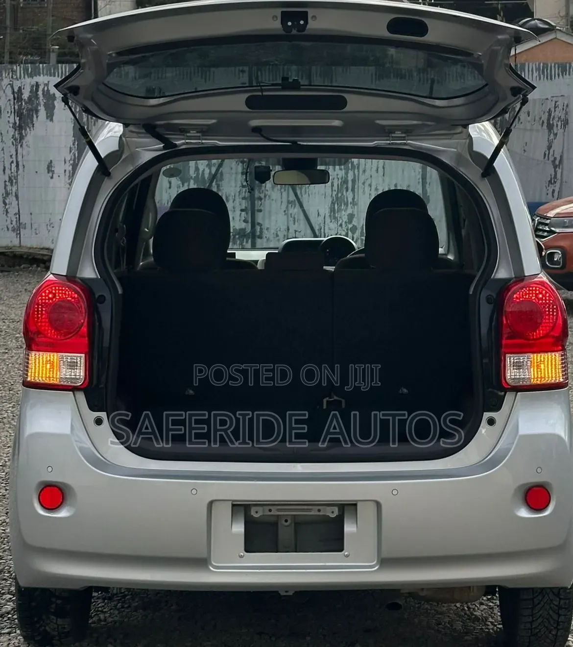 Toyota Sienta 2019 Silver