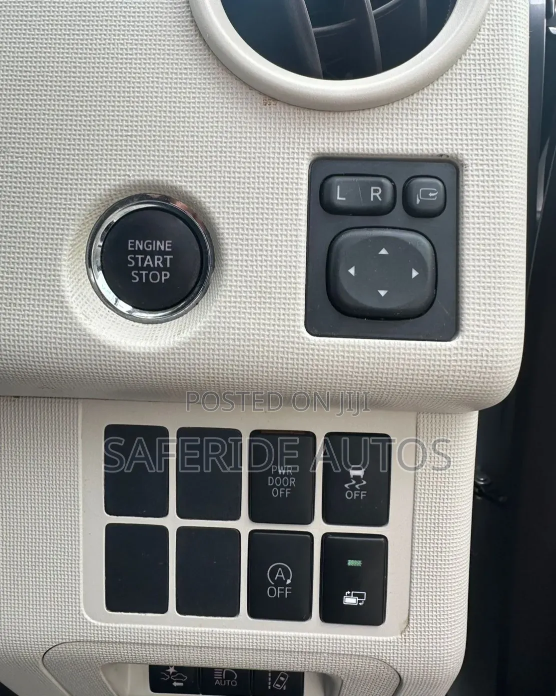 Toyota Sienta 2019 Silver