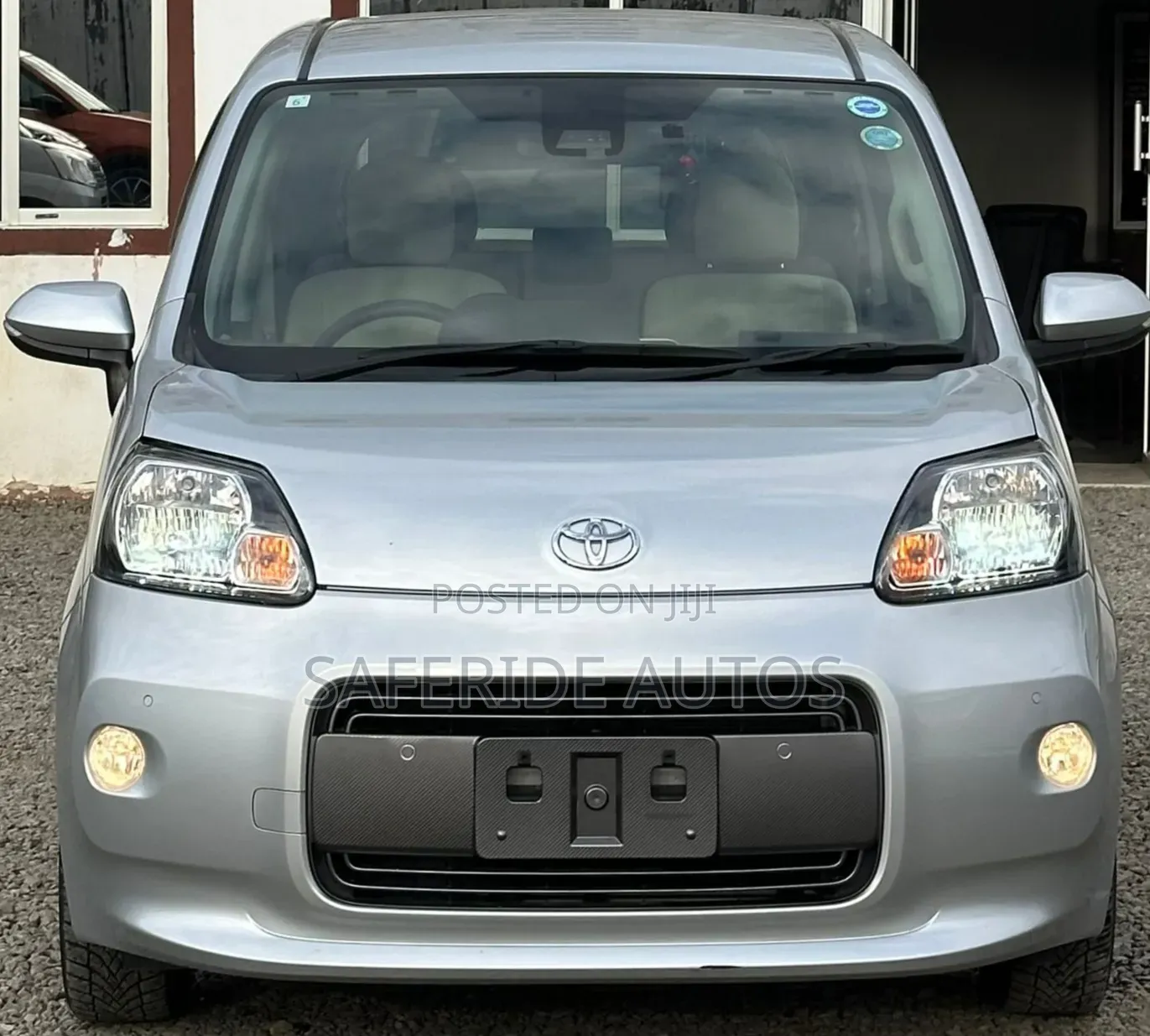 Toyota Sienta 2019 Silver