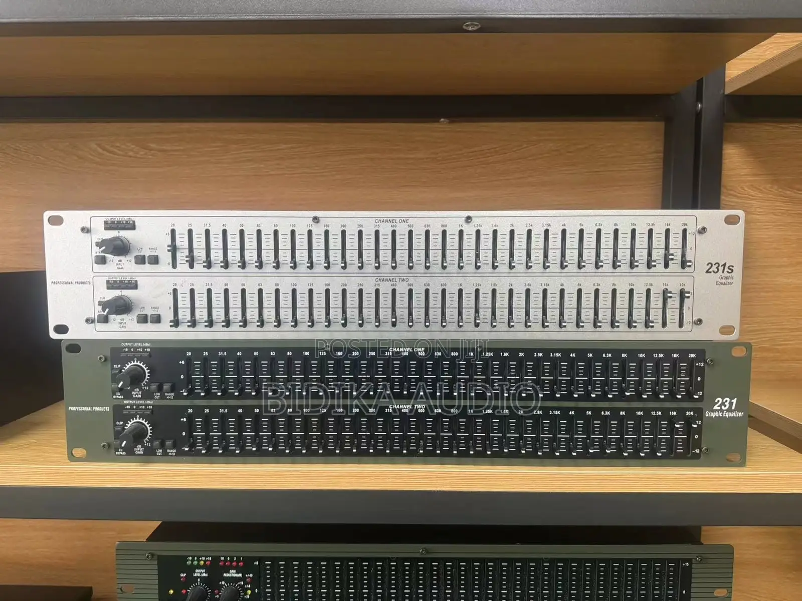 DBX 231s / DBX 231 Dual 31-Band Professional Graphic Equalizer