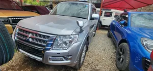 Mitsubishi Pajero 2019 Silver