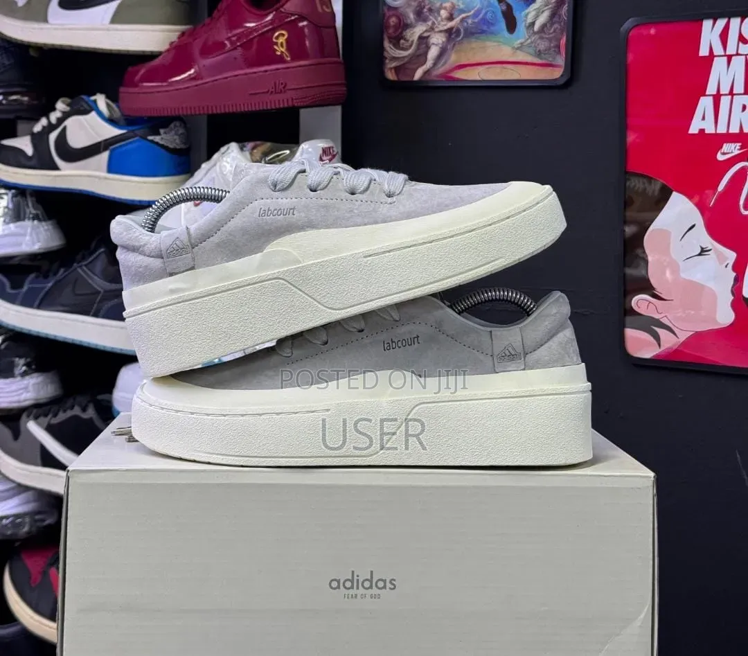Adidas Labcourt Casual.