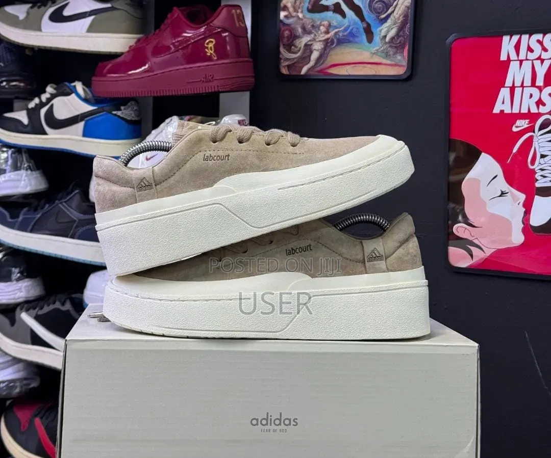 Adidas Labcourt Casual.