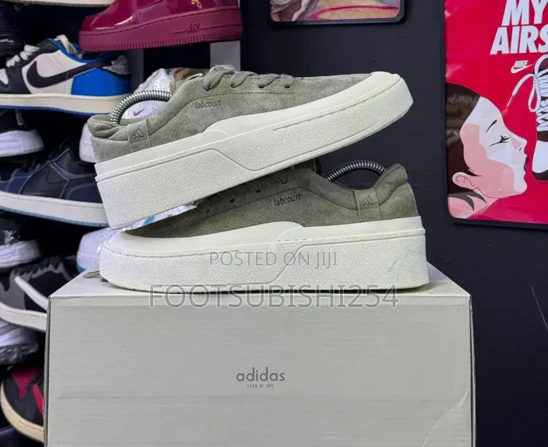 Adidas Labcourt Casual.