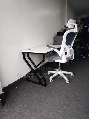 Mesh Office Chairs/Metallic Office Des