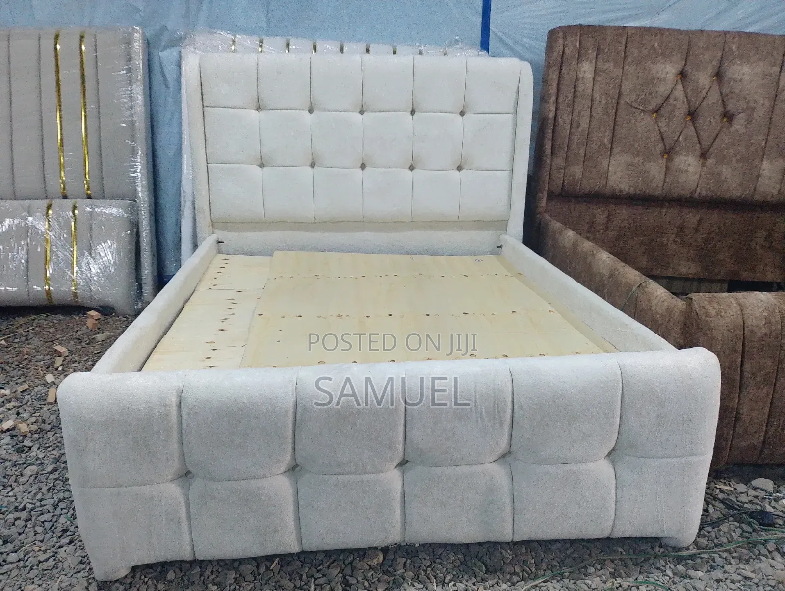 5x6 Chester Bed