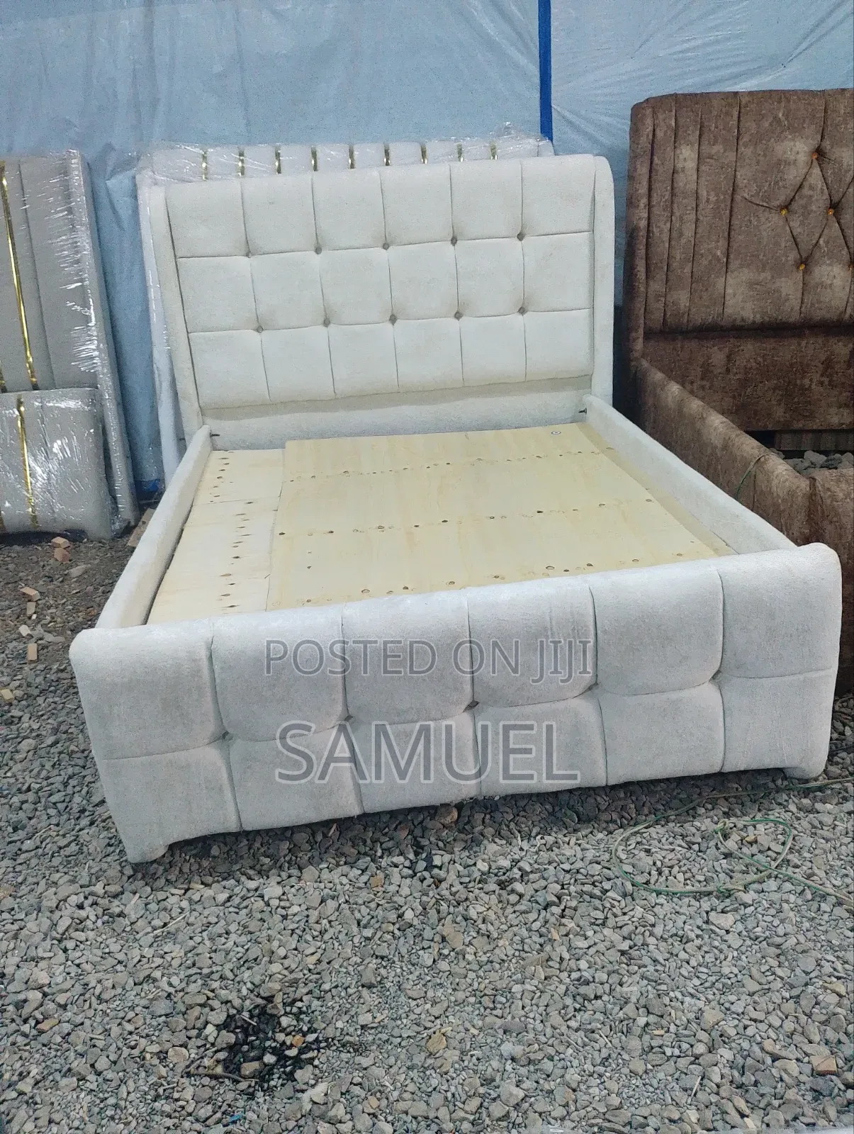 5x6 Chester Bed
