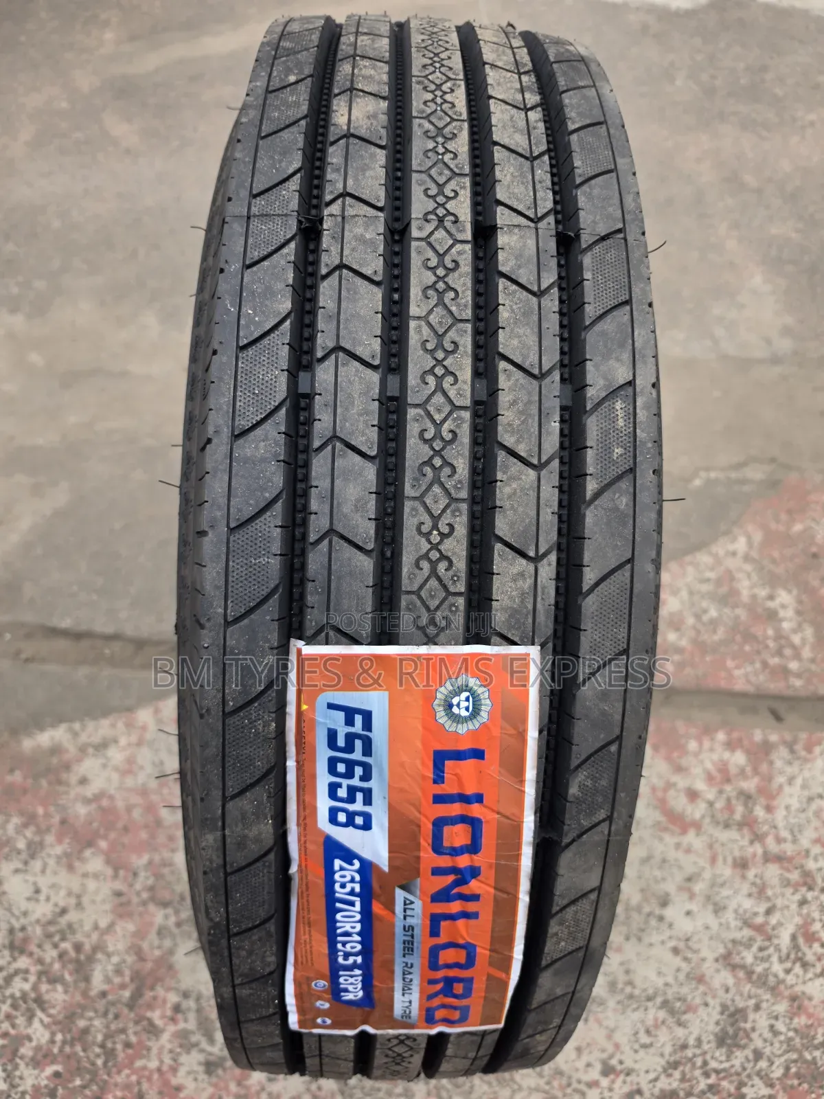 265 /70 R19. 5 Lionlord Tires (Highway)