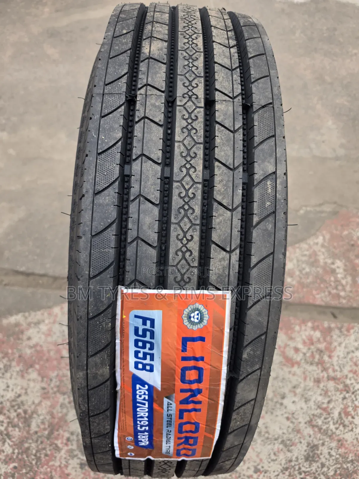 265 /70 R19. 5 Lionlord Tires (Highway)