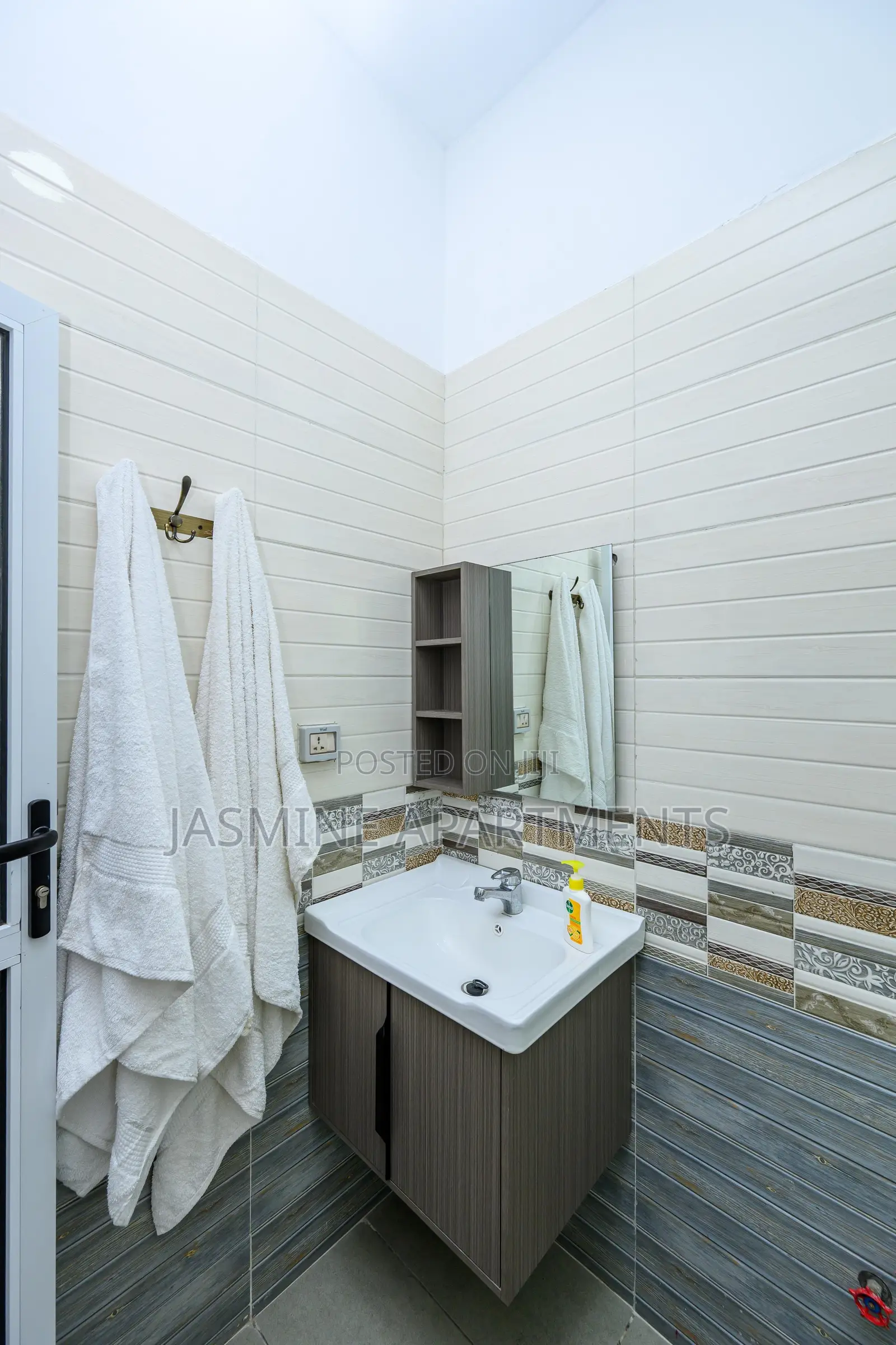 Malindi Spacious 2 Bedroom Apartment With Pool & Elevator