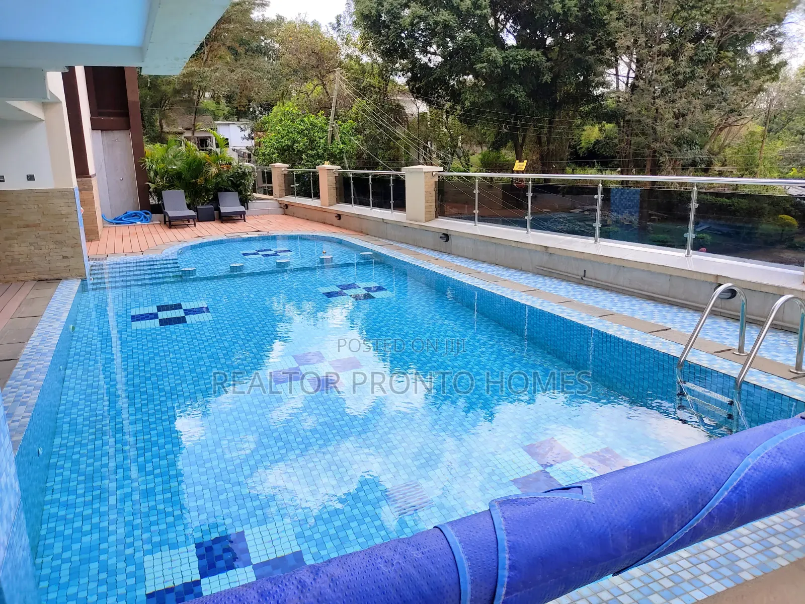 4bdrm Duplex in Riverside Drive for rent