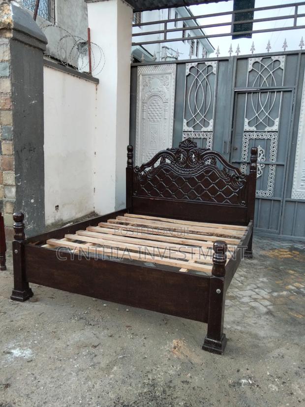 5 by 6 Classy Used Bed