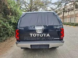 Toyota Hilux 3.0 D-4D 4x4 2012 Matt Black