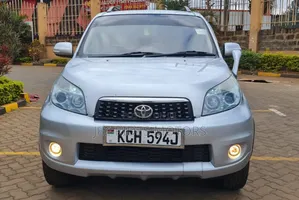 Toyota Rush 2010 Silver