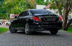 Mercedes-Benz C200 2016 Black