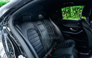 Mercedes-Benz C200 2016 Black