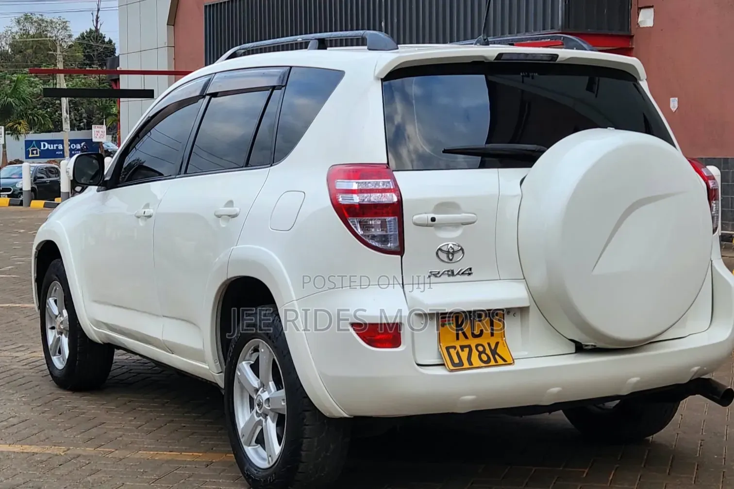 Toyota RAV4 2011 White