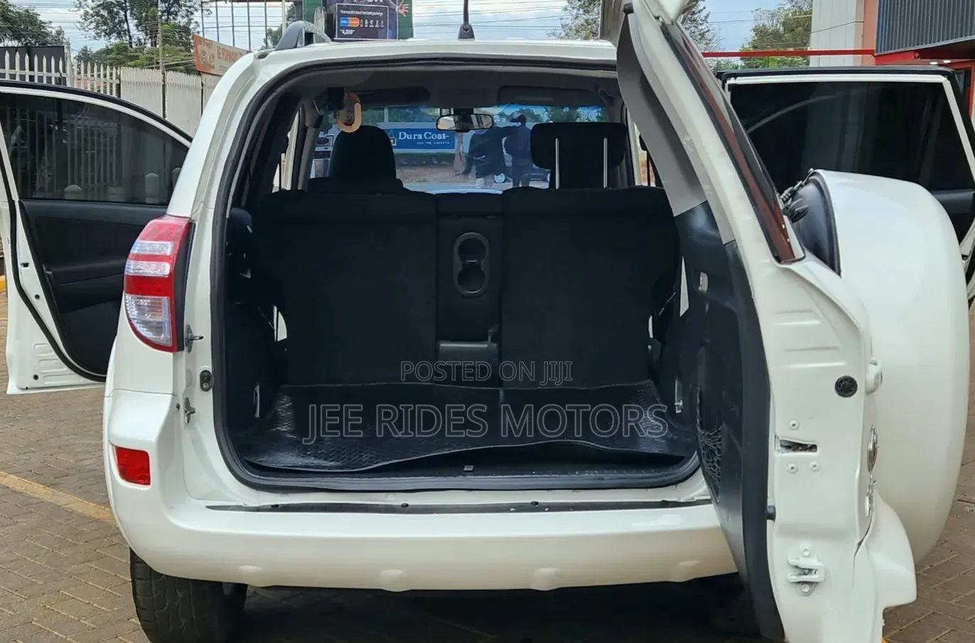 Toyota RAV4 2011 White