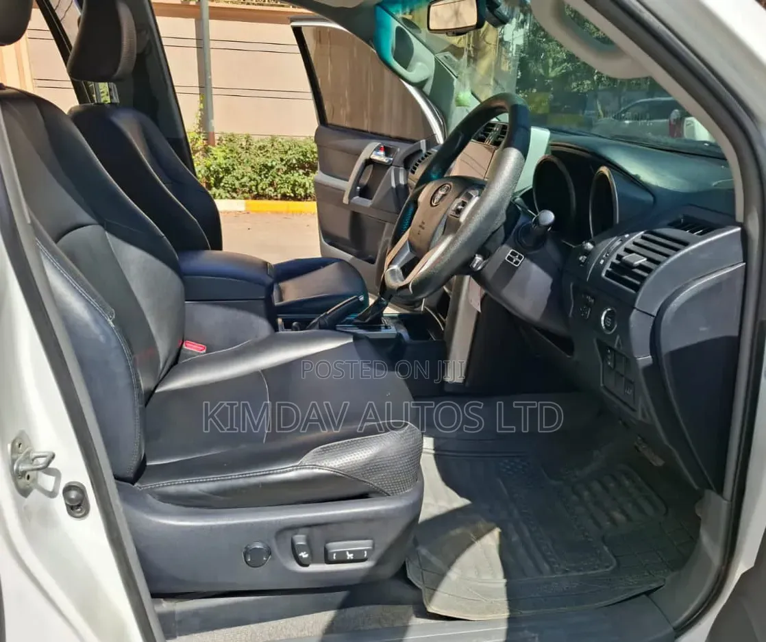 Toyota Land Cruiser Prado 2011 White