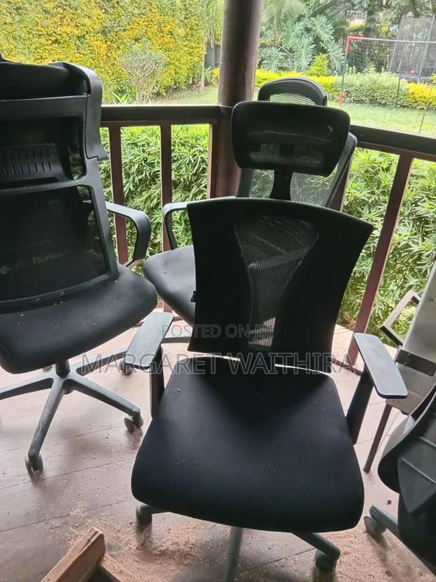 Head Rest Office Chair - main view