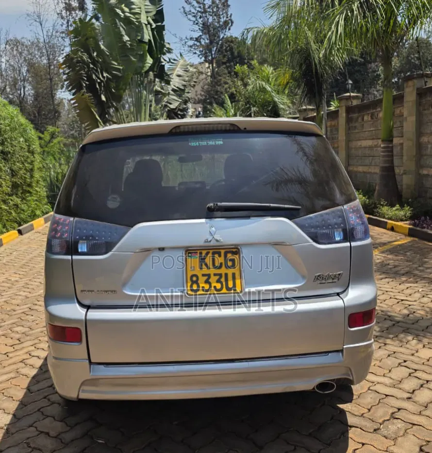 Mitsubishi Outlander 2010 Silver