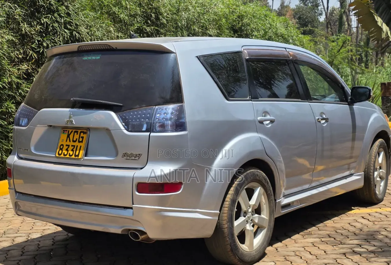 Mitsubishi Outlander 2010 Silver