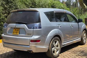 Mitsubishi Outlander 2010 Silver