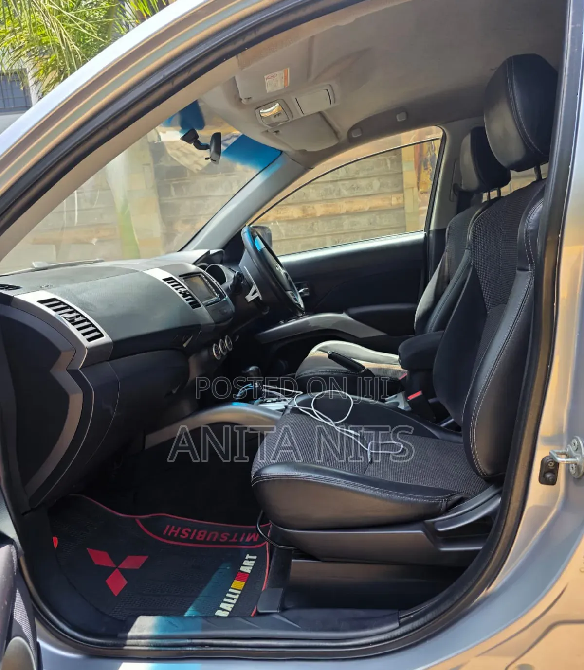 Mitsubishi Outlander 2010 Silver